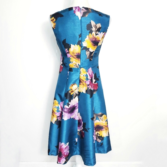 Dress Barn fit and flare dress size 4 - Picture 2 of 13